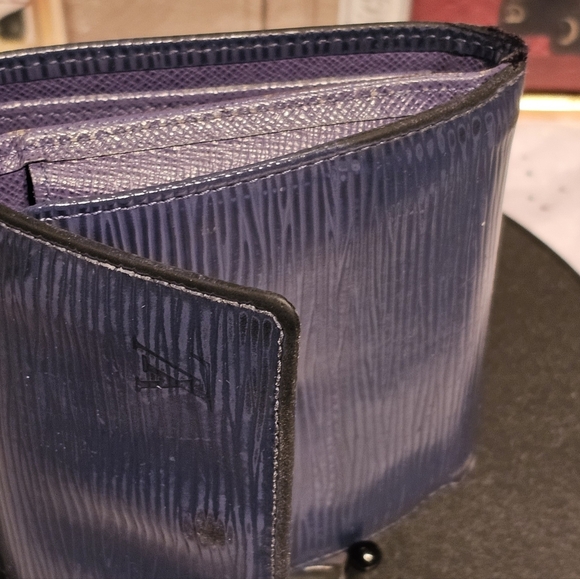 Louis Vuitton Epi Leather Compact Wallet - Picture 15 of 16